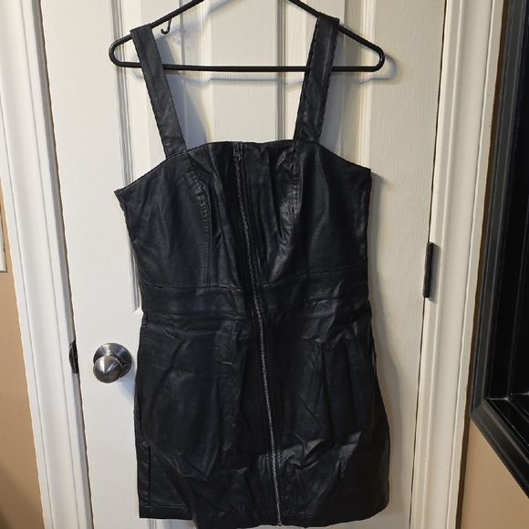 wild fable Dresses & Skirts - Wild Fable Black Faux Leather Zip-Up